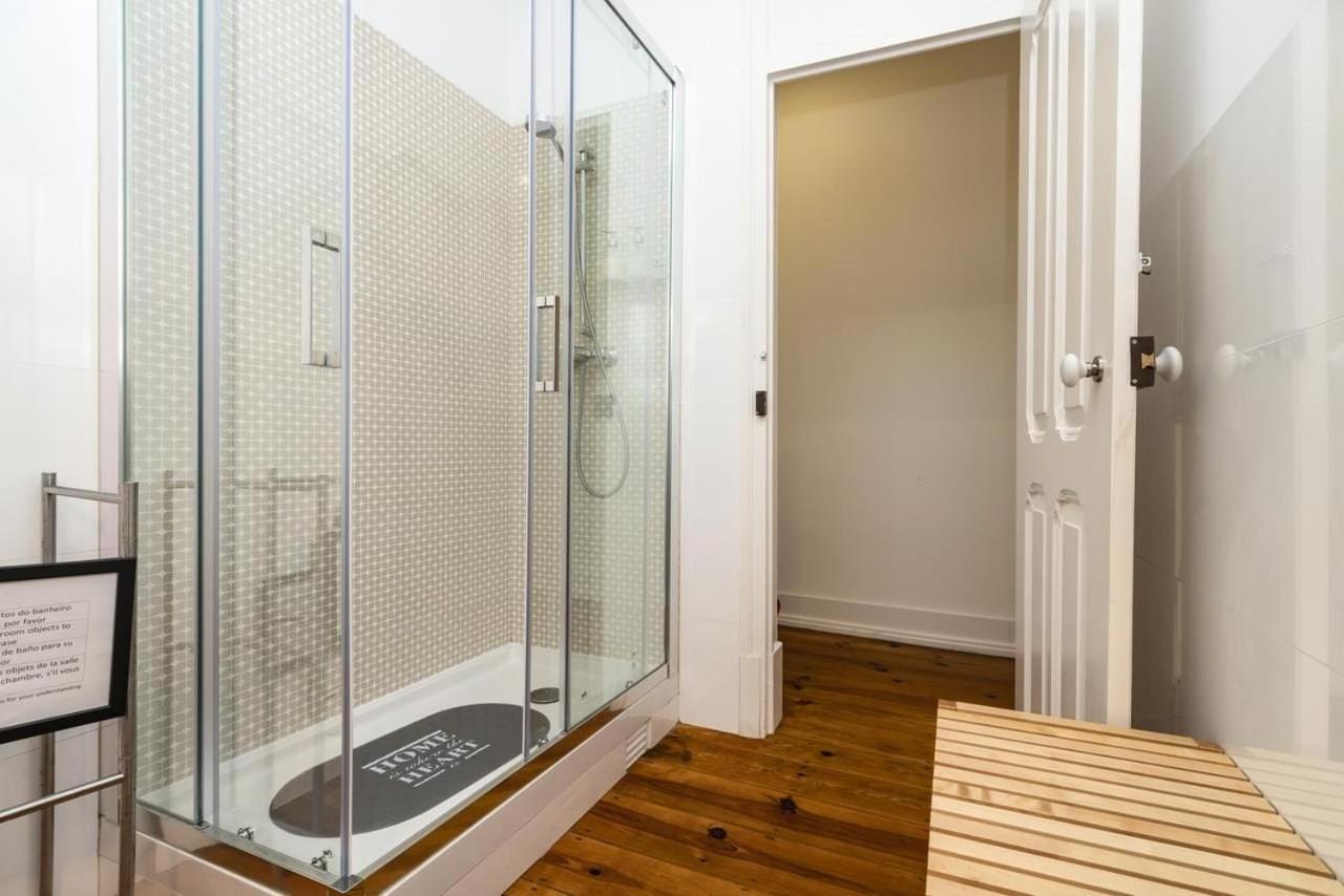Rustic M2 R1 - Amazing Double Room With Shared Bathroom Lissabon Buitenkant foto